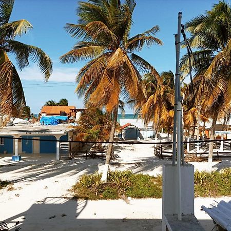 Costa Esmeralda El Cuyo Luaran gambar