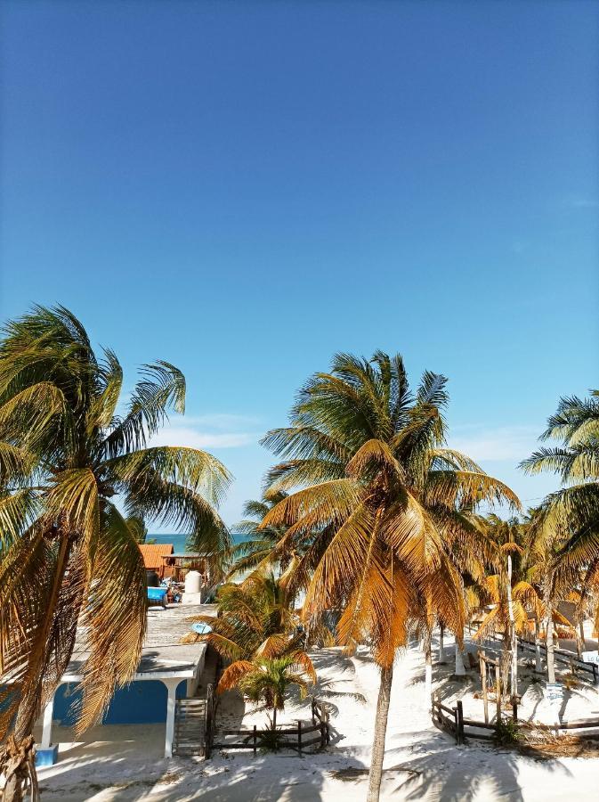 Costa Esmeralda El Cuyo Luaran gambar
